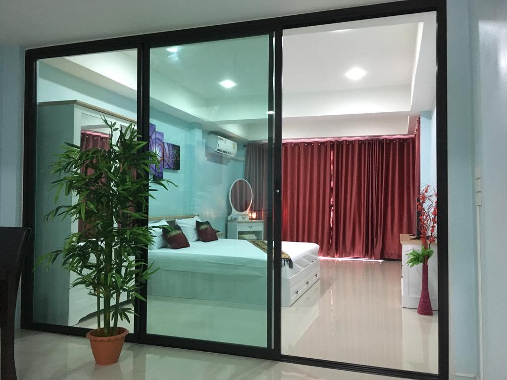 Breezy House Lägenhet Jomtien Beach Exteriör bild