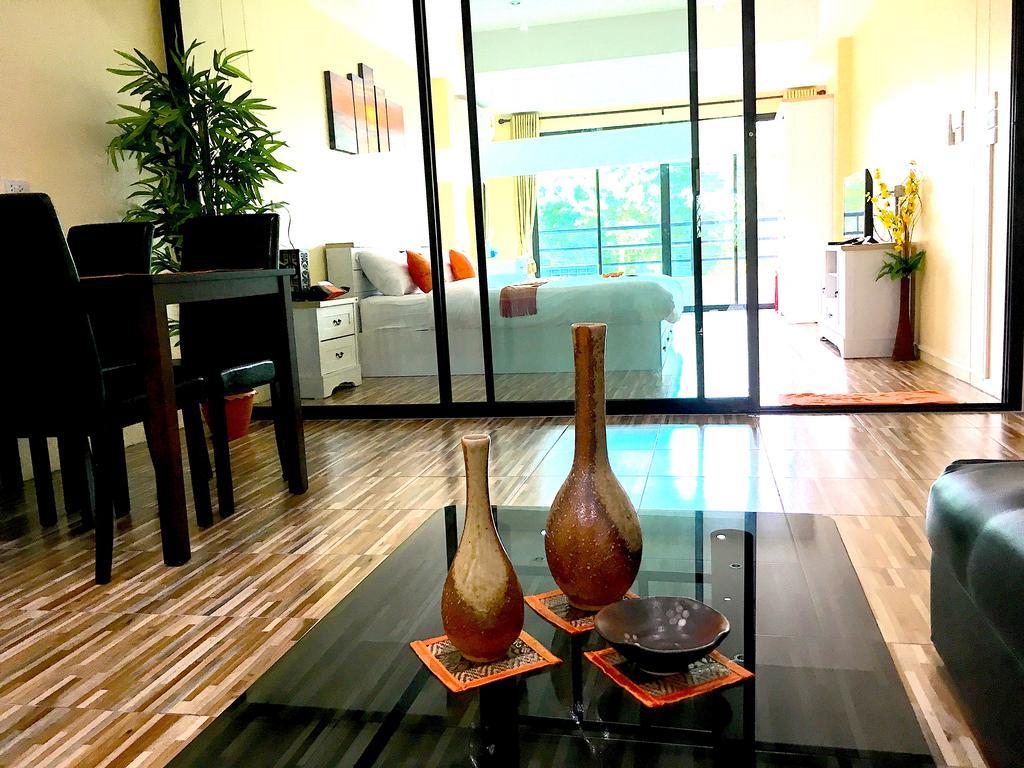 Breezy House Lägenhet Jomtien Beach Exteriör bild